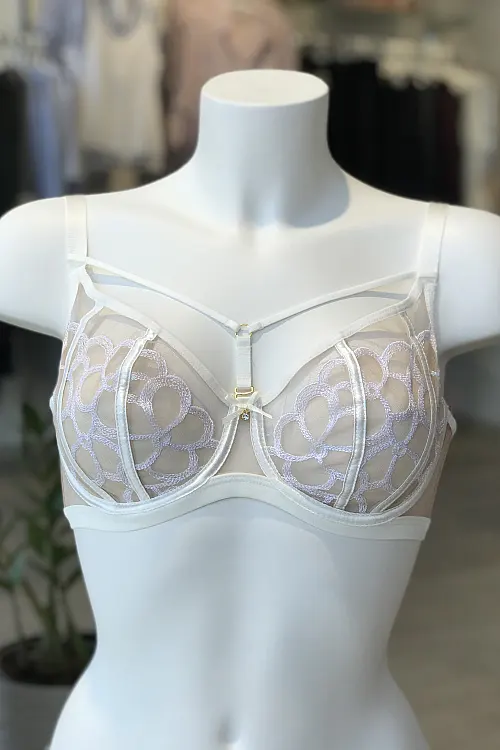 Бюстгальтер milk/skin 528567 ZeBra, Латвія
